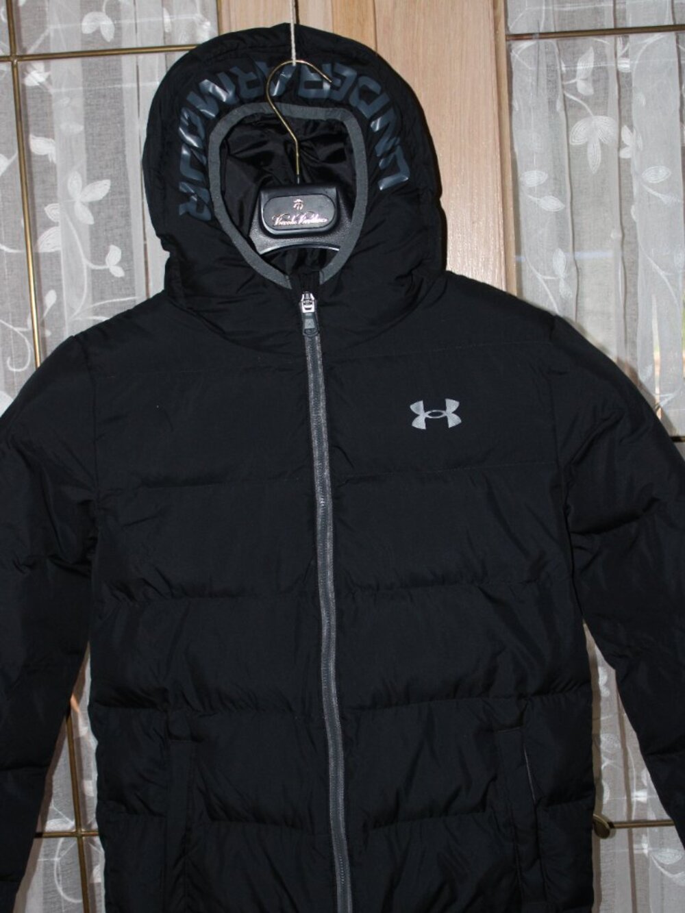Under Amour Hooded Puffer Jacket Sz YM Black Water-Resistant Zip Up Pockets